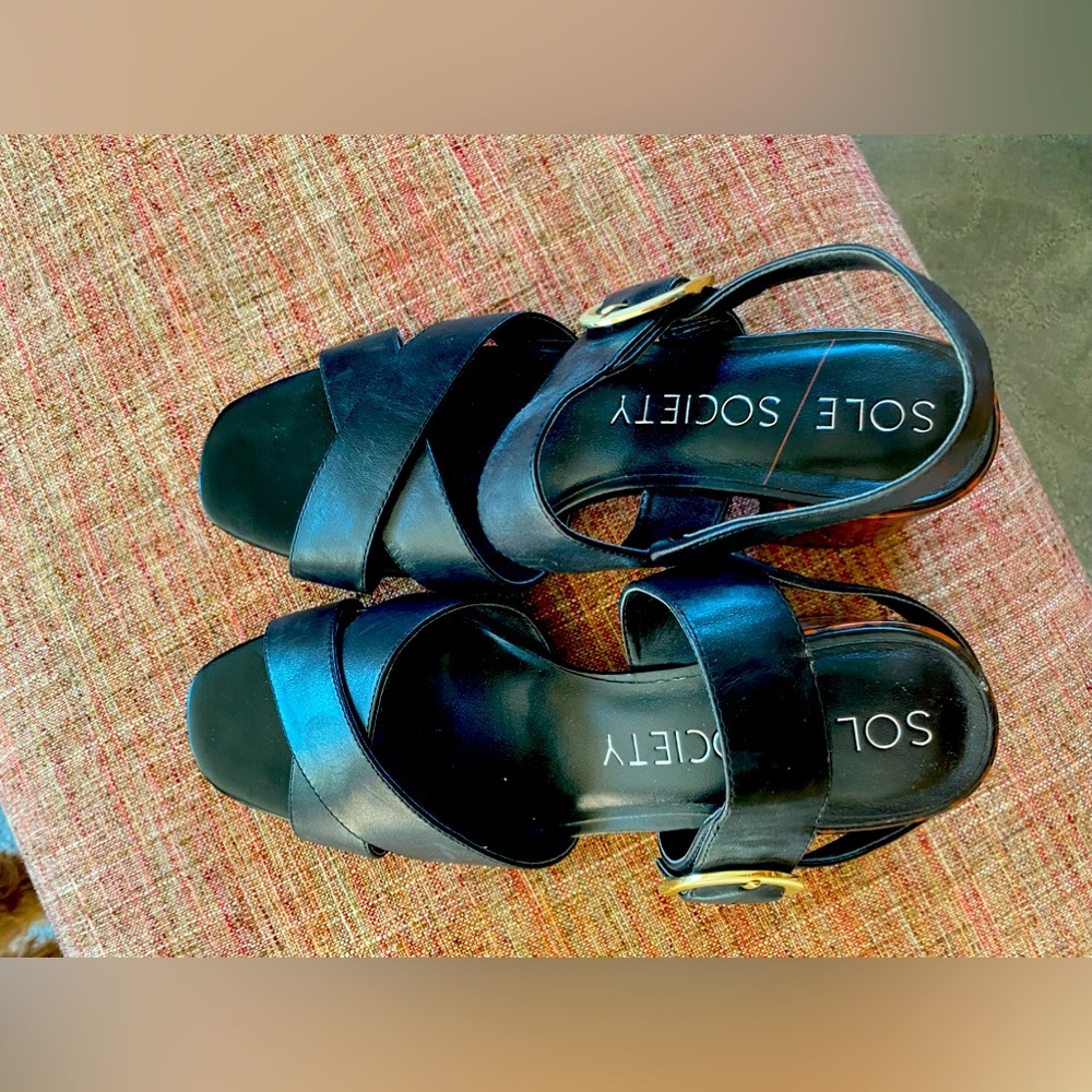 Women’s dressy sandals